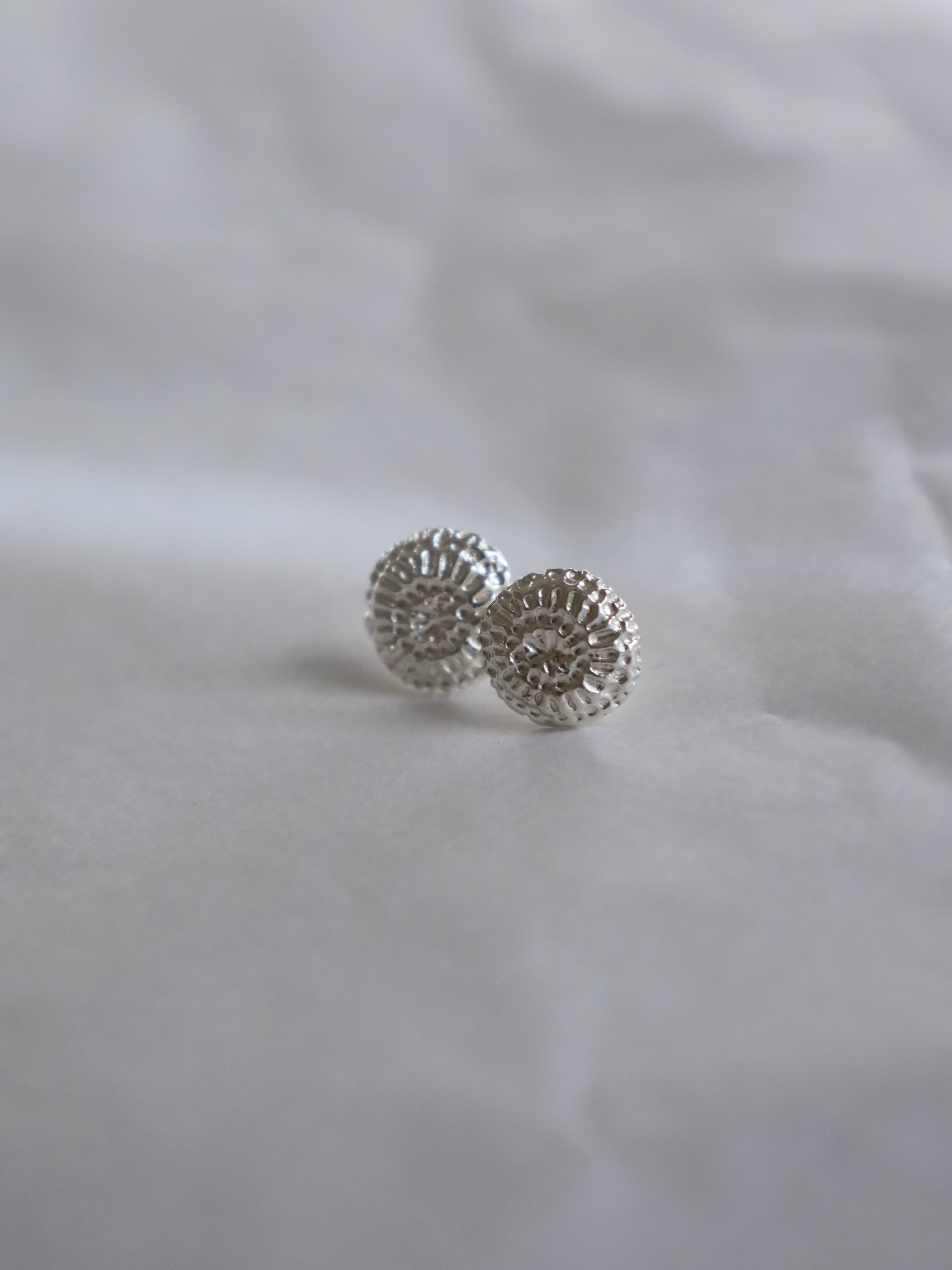 Sola Studs Silver