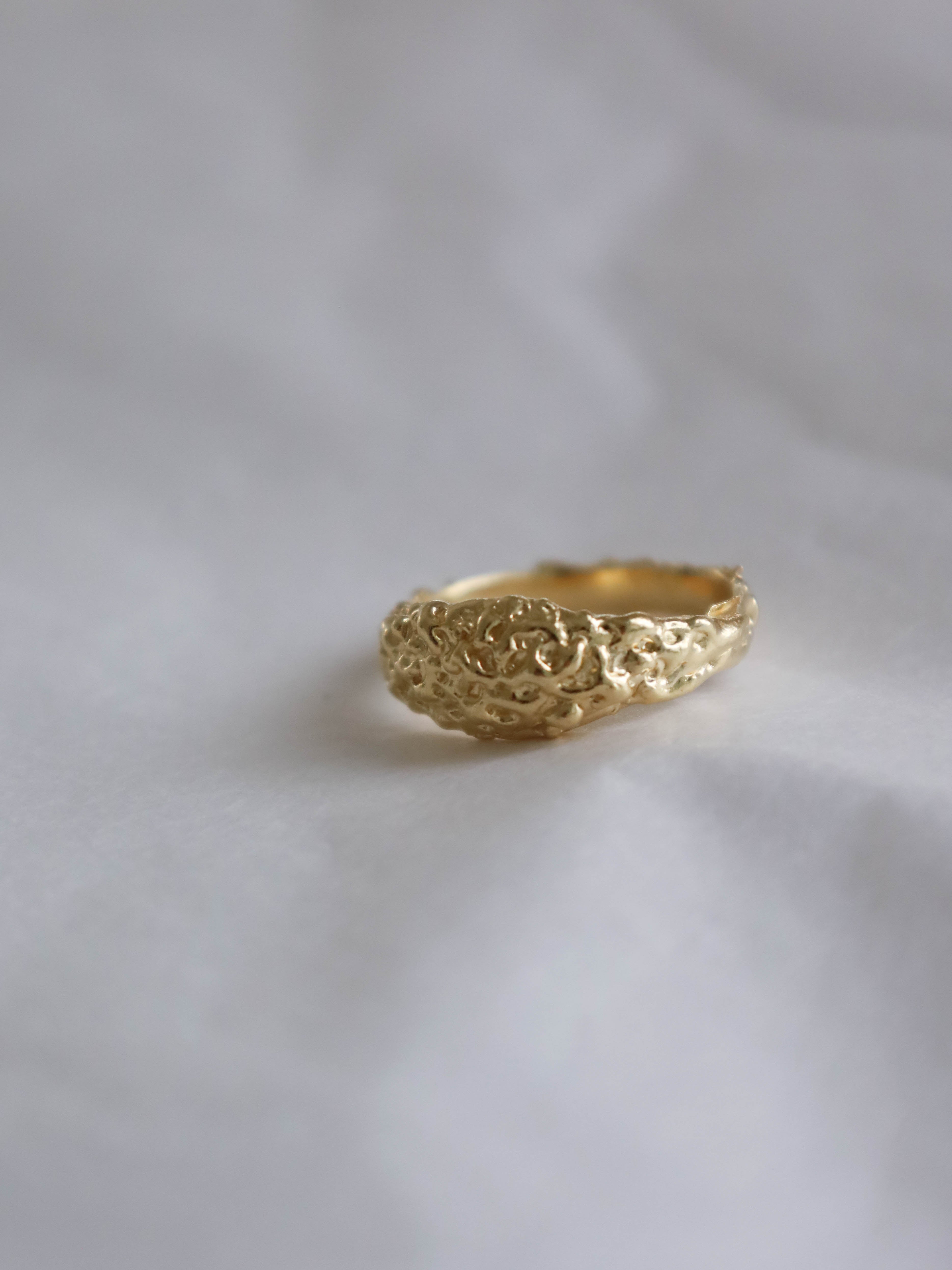 Almog Ring Gold