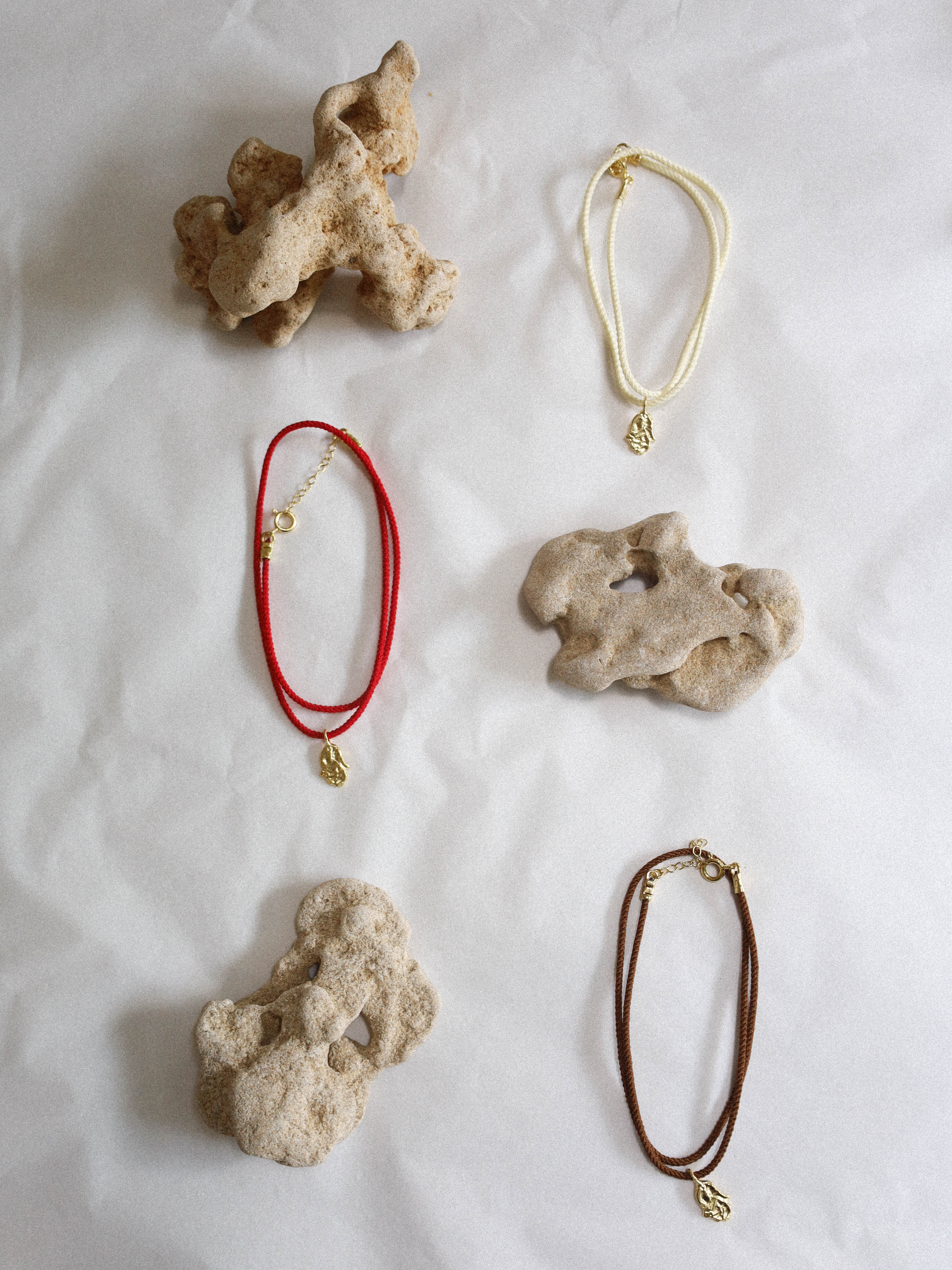 Hamsa Necklace Gold | LIMITED