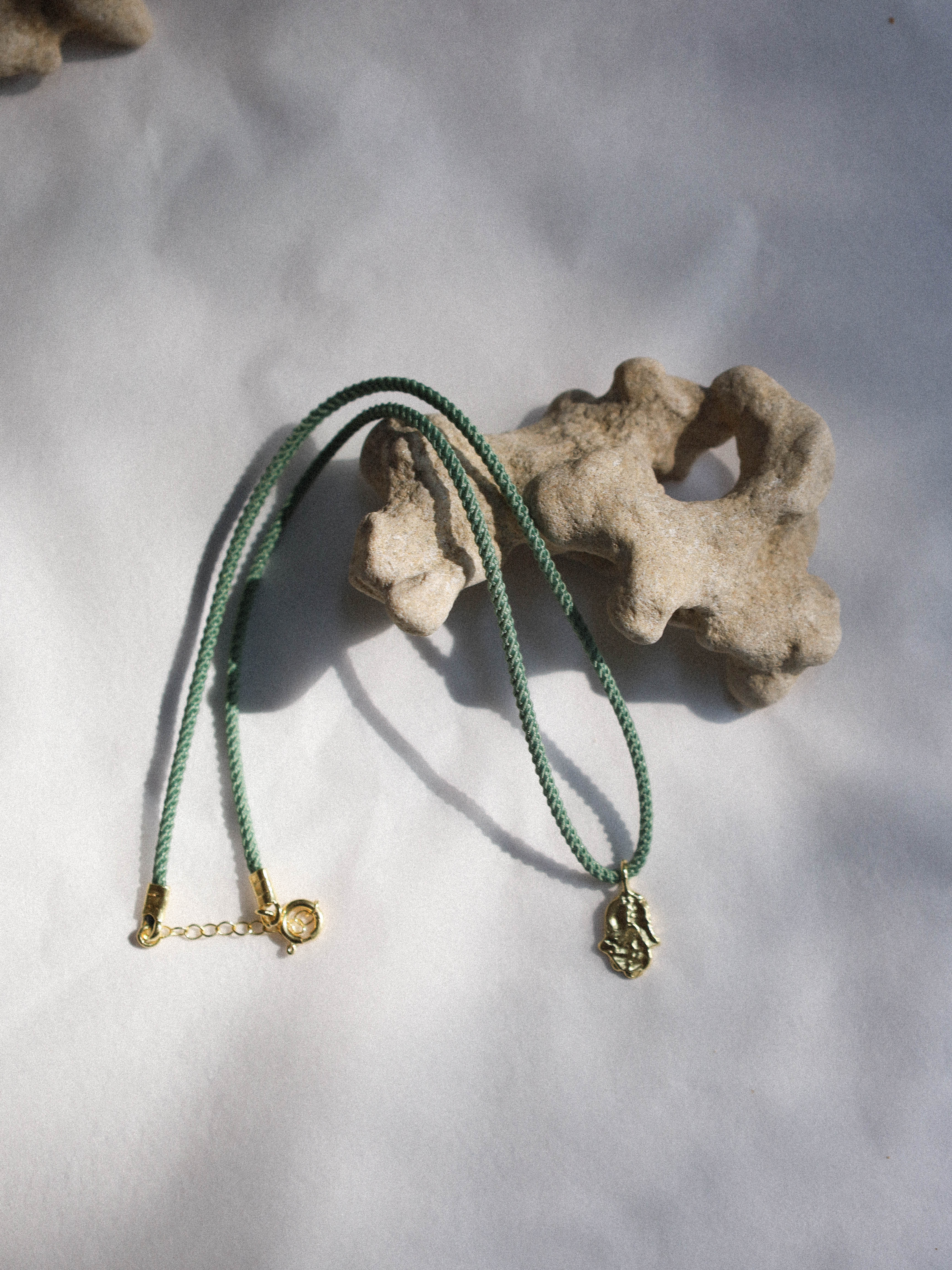 Hamsa Necklace Gold | LIMITED